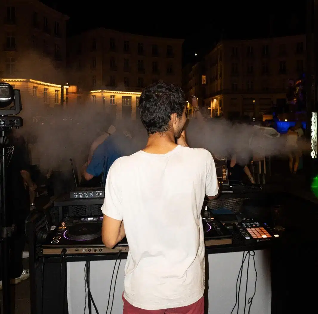 DJ YØUNX à la fête de la musique de Nantes 2026 sur la place royale
